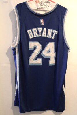 Maillot De Basketball Swingman Nike Kobe Bryant #24 - Couleur Bleue, Taille 2XL (56) - Occasion - Modèle Crenshaw