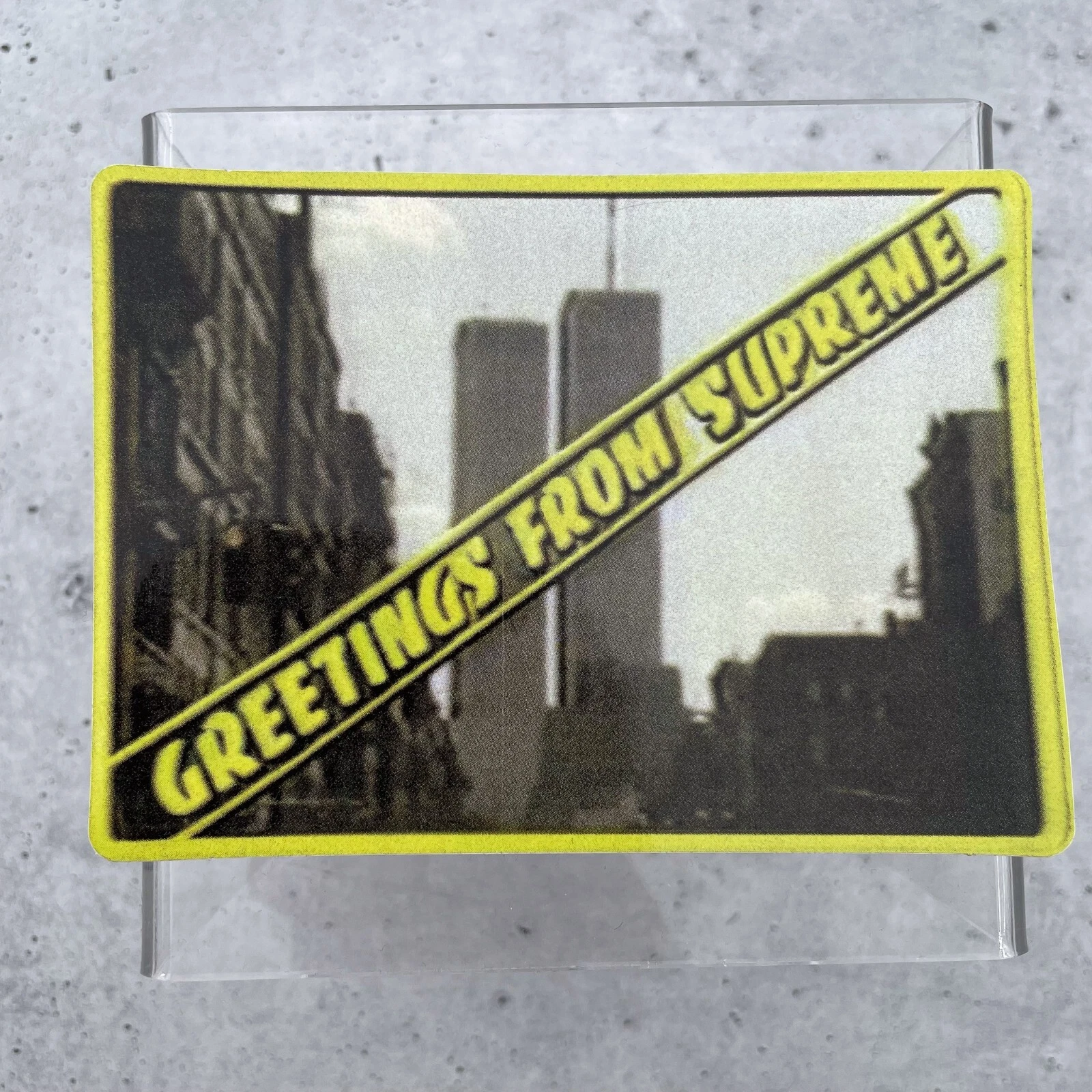 Autocollant sticker salutations suprêmes 100% accessoires authentiques 