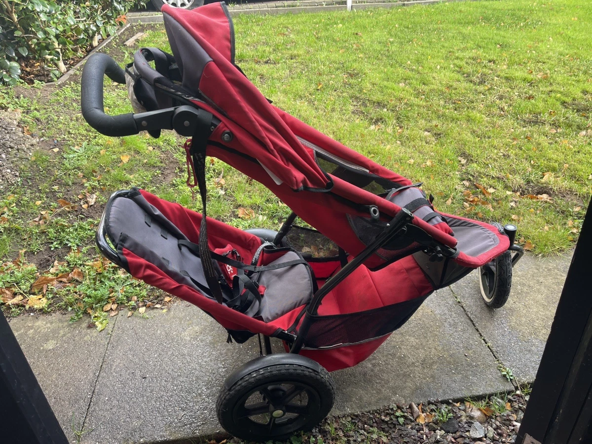 evenflo pivot travel system black Xpand NXT with LiteMax NXT Infant Car Seat Size:4 rod w 23 degree track bracket F03CHB Underneath is an oversized Loungefly Disney Hocus Pocus