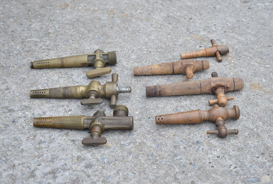 vintage old brass bronze / wooden barrel tap old barrel taps spigot keg x 7 - Image 3 of 4