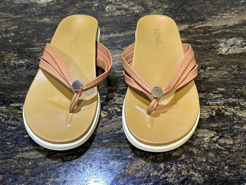 Excellent Vionic Catalina Sandals Slip One Brown Women’s Size 6.5 Super Cute