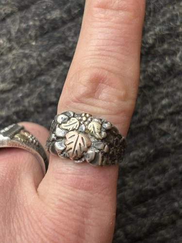 Vintage Black Hills Gold Ring 12k & Sterling Nugget Size 11 Grape Leaf Mens 6.3g