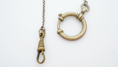 Cadena de latón Catelaine larga vintage para reloj de bolsillo - Imagen 9 de 10