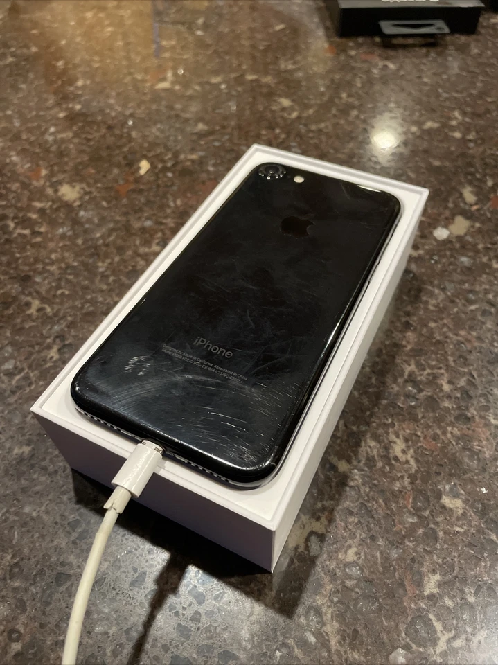 Apple iPhone 7 32GB AT&T ATT 4G LTE iOS WiFi Smartphone - Image 2 of 2