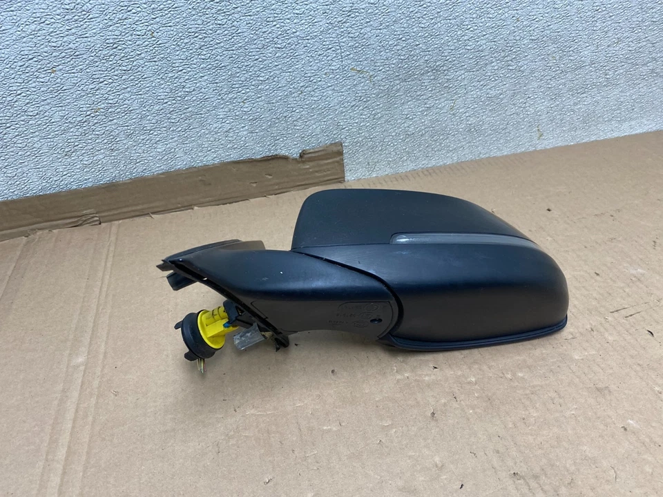 2014 a 2016 BMW 528i 535i visão esquerda da porta do motorista com espelho de seta U8407 DG - Imagem 4 de 4