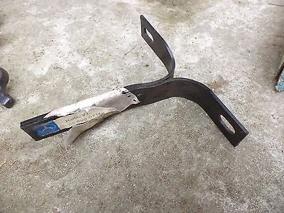 Fixation pare-choc gauche Mercedes 1158800714 pour un alignement d'origine parfait
