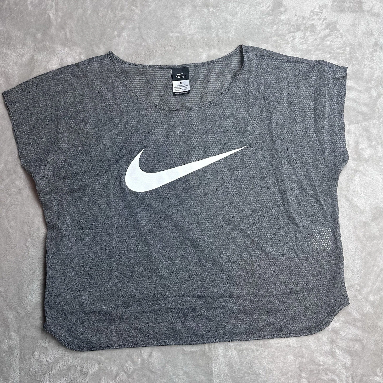 Nike~Women’s~Gray Crop Top Dri Fit Mesh Crew Neck Breathable Lightweight~Size XL