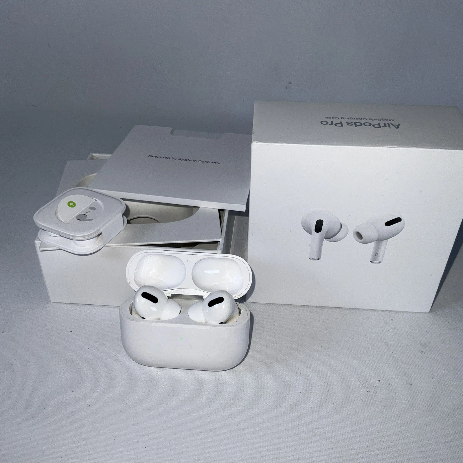 AirPods Pro ( 1st Gen ) With Magsafe charging case-Model A2190 *USED”