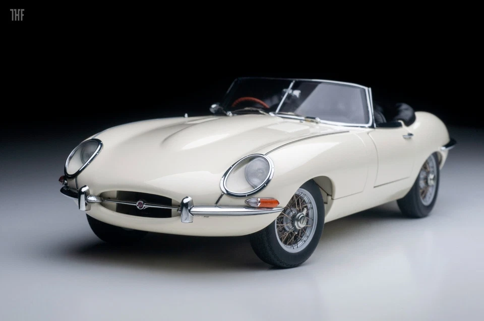 1/18 AUTOart Jaguar E-type Roadster Series I-73603 - Immagine 4 di 4
