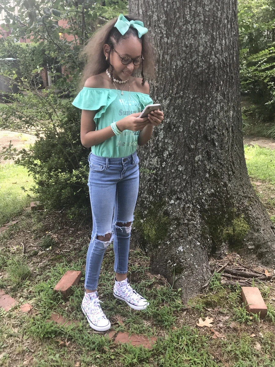 Little girl chuck clearance taylors