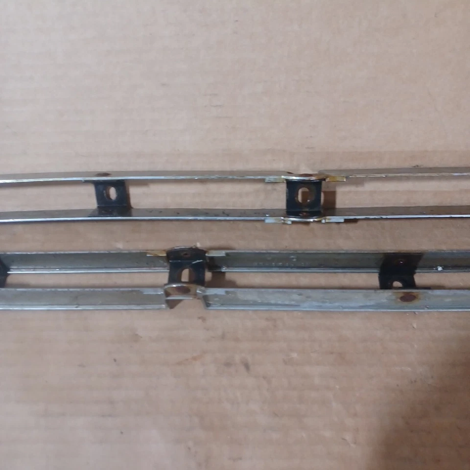 Piezas de rejilla delantera Studebaker Commander & Champion 1952  Foto 3 de 4