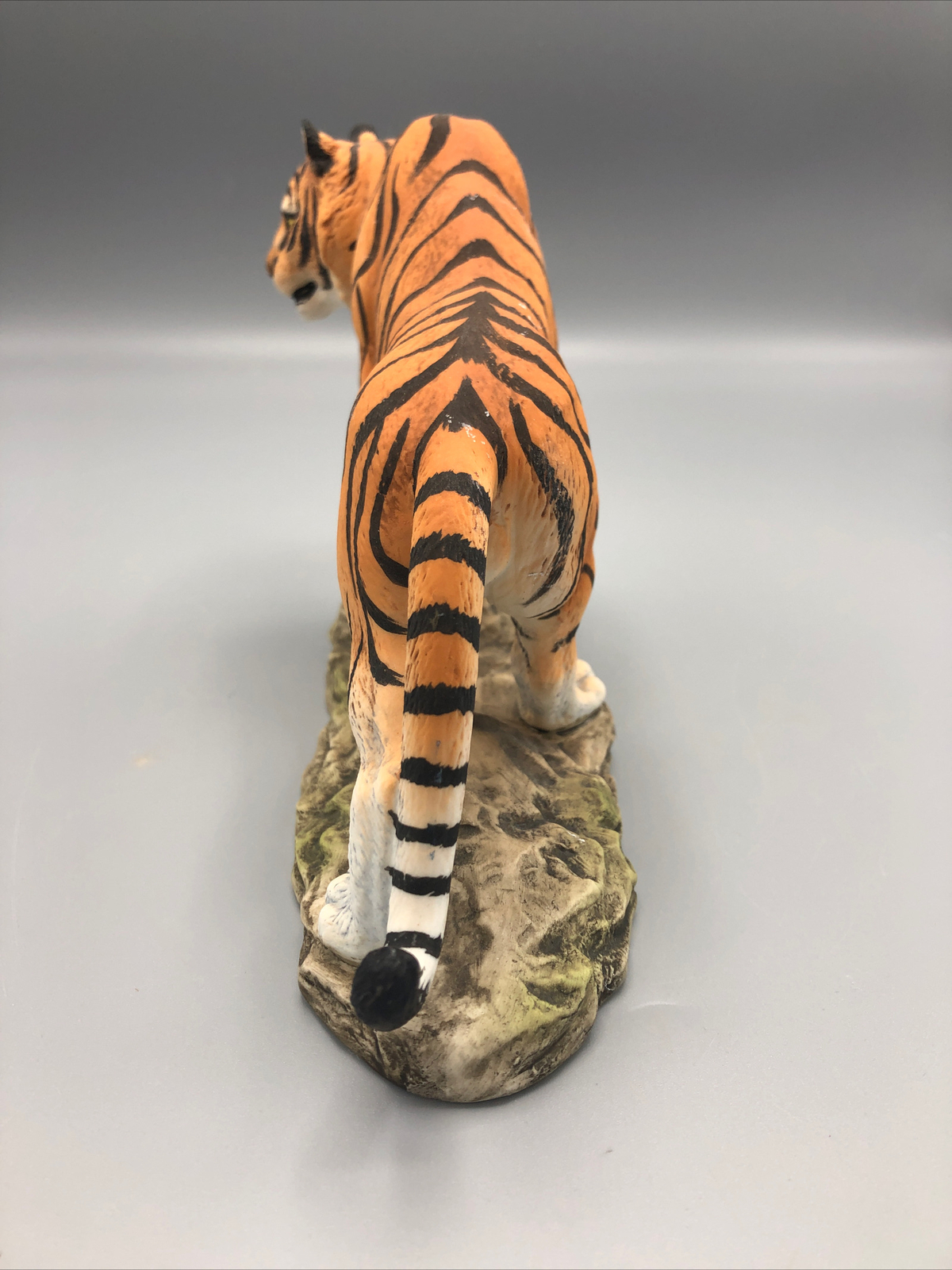 Andrea by Sadek Bengal Tiger Porcelain Figurine 5934 8" long 5" high