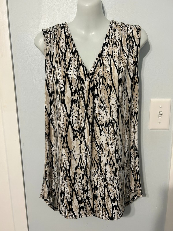 Women's Liz Claiborne Black Multi-Color V-Neck Sleeveless Tank Top      Size Med