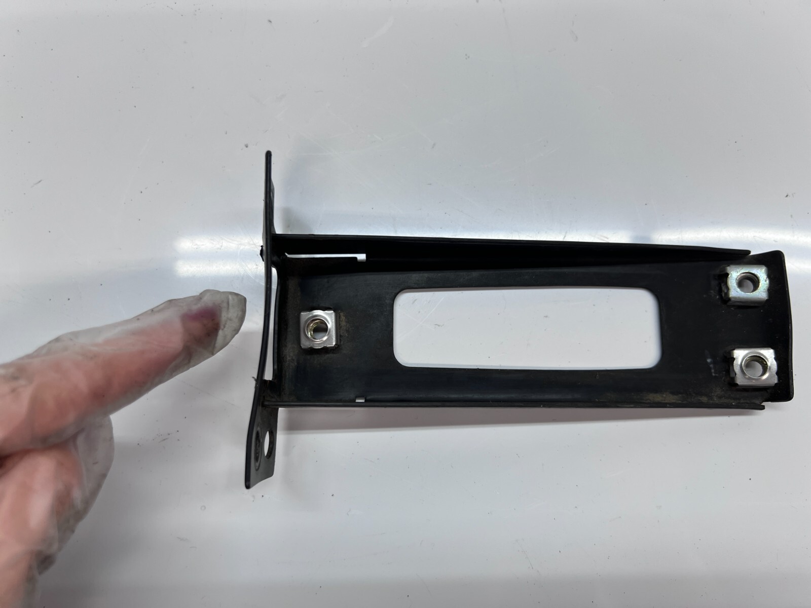 LAMBORGHINI MURCIELAGO SIDE MEMBER ROCKER PANEL LOWER BRACKET OEM 410813549