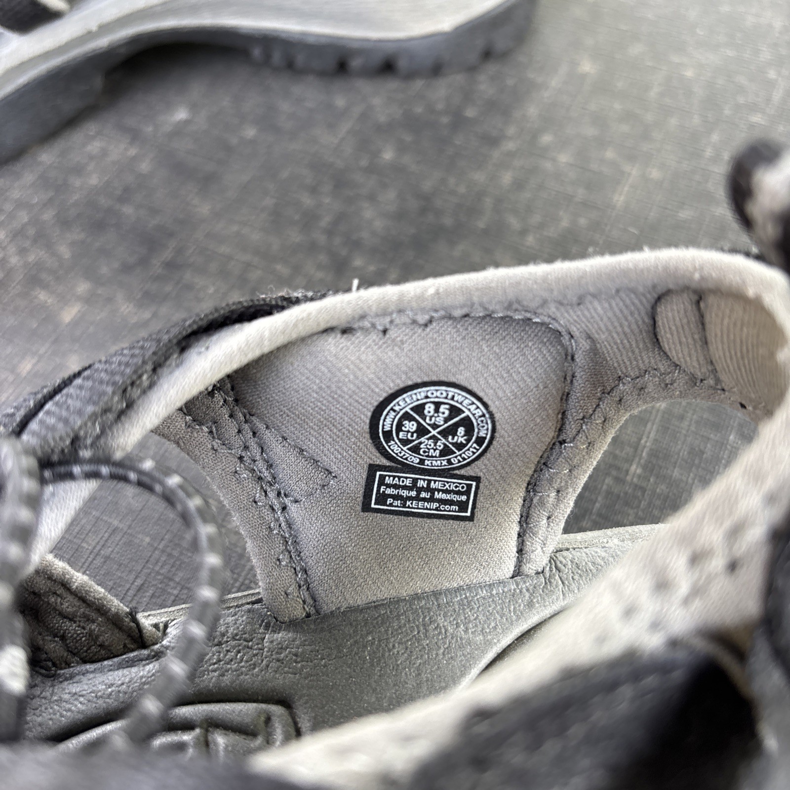 Keen Sandali Donna 8 5 Whisper Outdoor Con Coulisse Regolabile 1003709 Nero