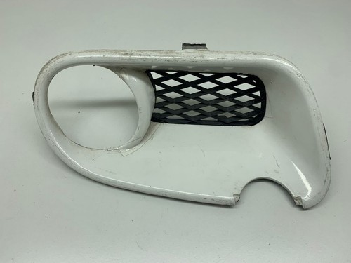 Volkswagen Touareg I 2005 Verkleidung Nebelscheinwerfer / Gitter vorne DRA3843