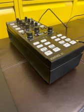 Traktor Kontrol X1 MK2 con custodia rigida, supporto e cavo USB