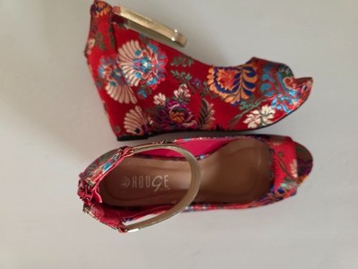 Asian embroidery style red platform shoes with design & shiny elastic ankle 8.5