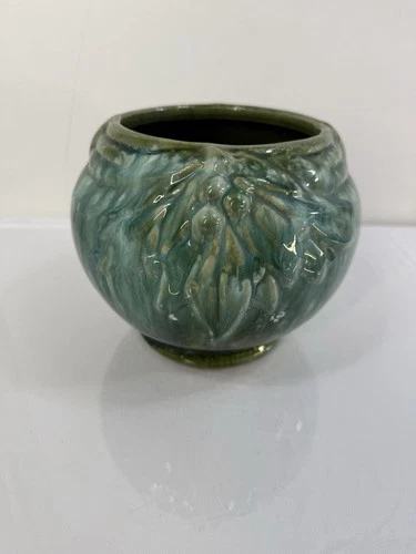 Vintage Brush McCoy Art Pottery Green Blended Onyx Holly Berry Vase Planter