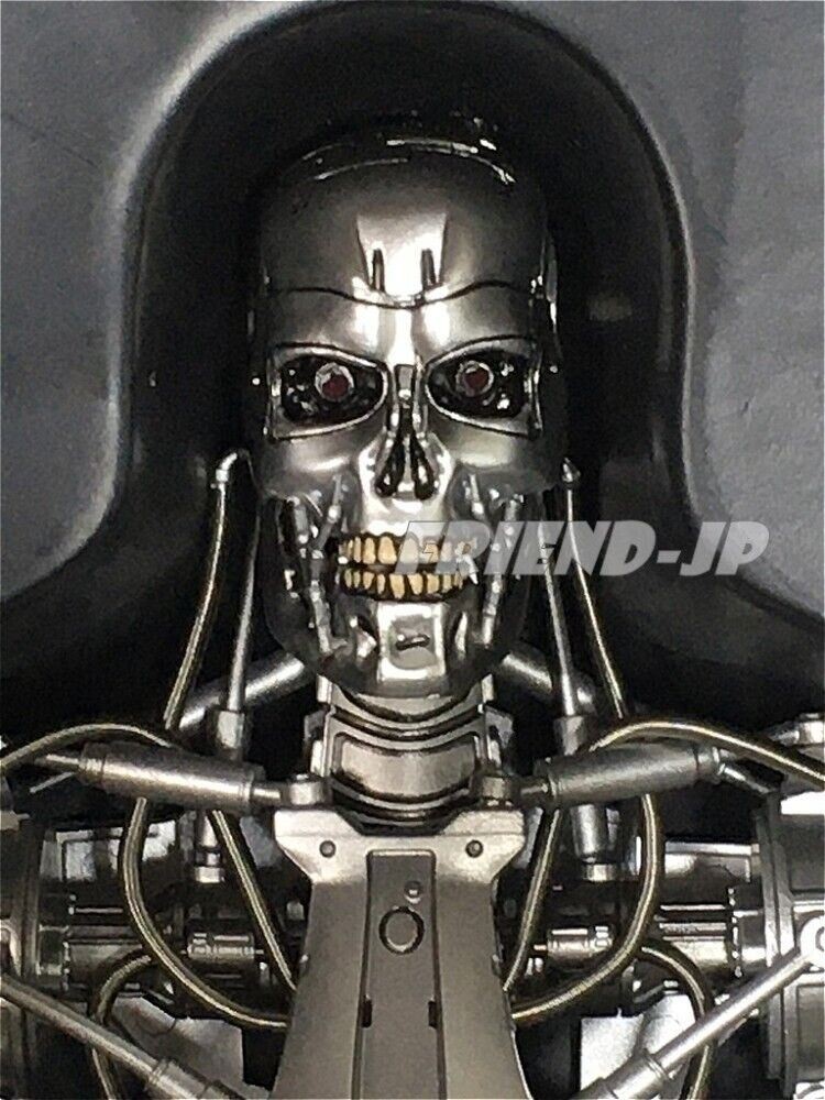 Hot Toys 1/6 MMS33 TERMINATOR 2 T-800 INDESTRUCTIBLE ENDOSKELETON