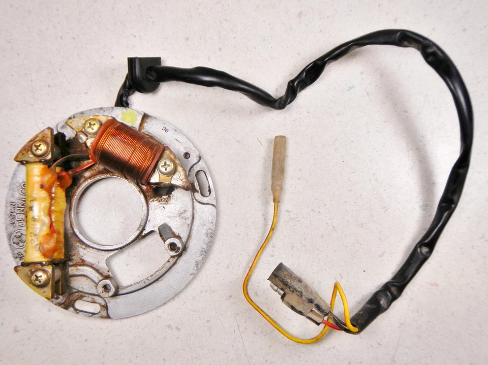 79 SUZUKI DS185 STATOR ALTERNATOR GENERATOR - Image 2 of 4