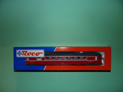 ROCO restaurant car UIC red 44617 NEW