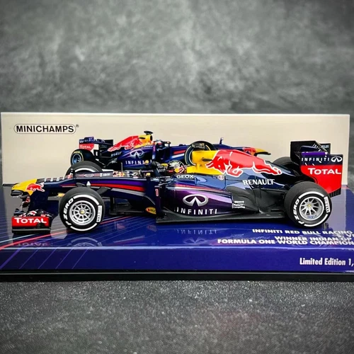 Minichamps 1/43 Infiniti Red Bull Racing RB9 F1 Ganador GP de India 2013 S. Vettel - Imagen 5 de 13