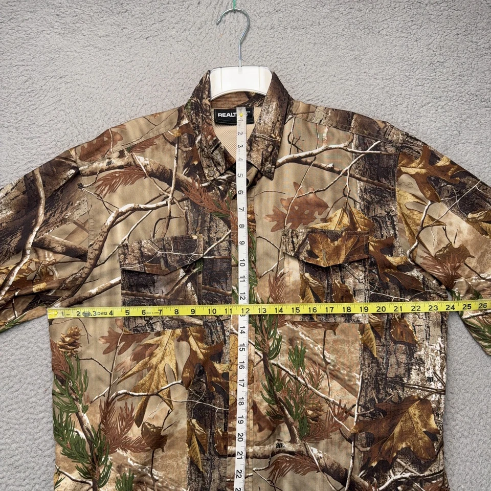 Realtree Button Down Shirt Mens Large Brown Woodland Camo Long Sleeve Hunting - Image 2 of 4