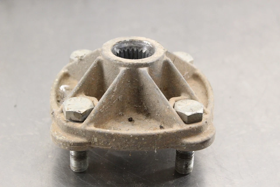 1997 Polaris Xpress 400L 2x4 REAR BACK WHEEL LEFT HUB O909 - Image 2 of 4