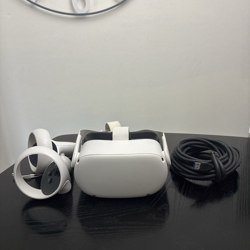 Oculus Quest 2 VR Headset w/ Controllers + Charger – Fully Working