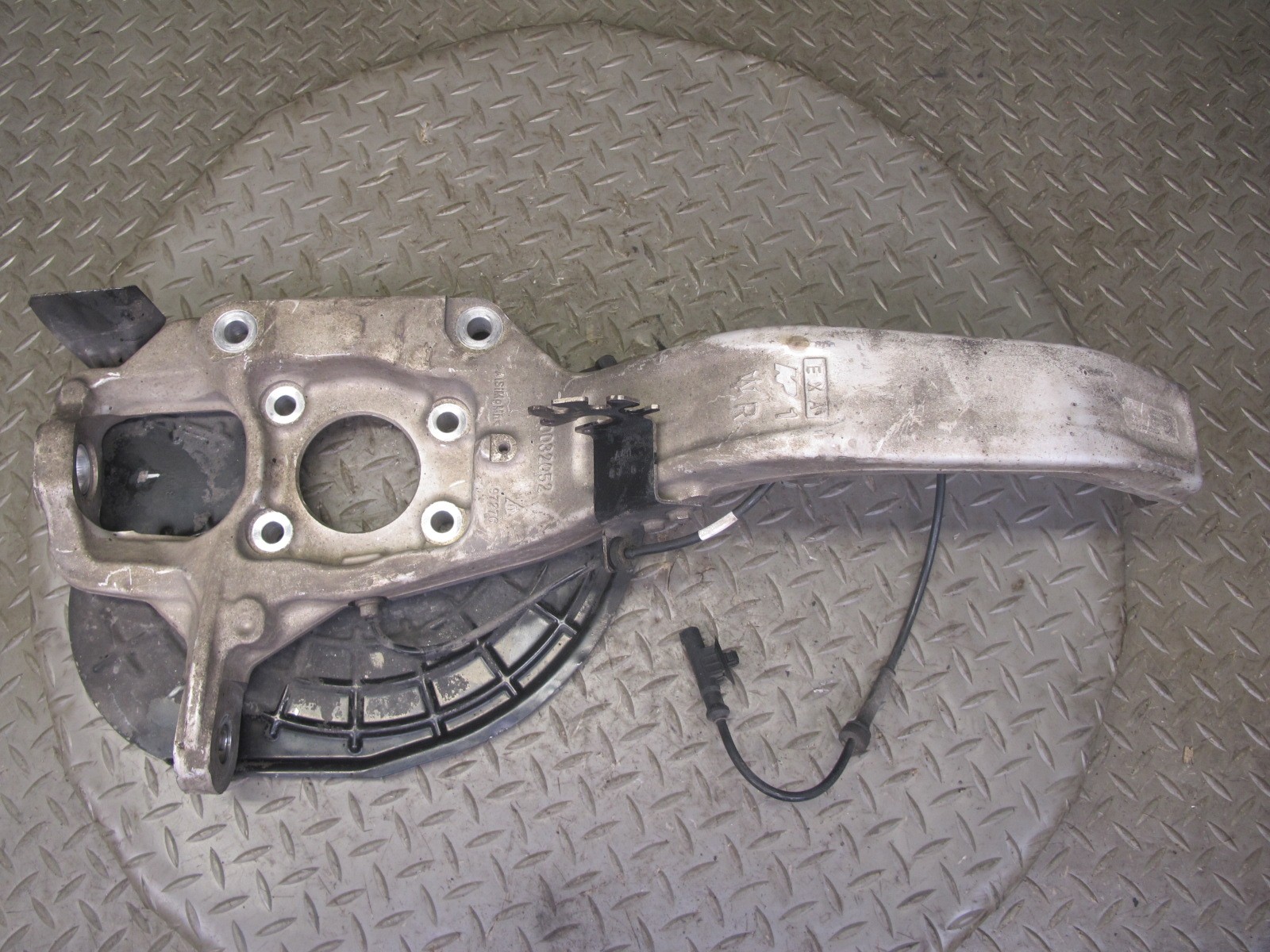 2017-2020 MASERATI LEVANTE M161 AWD FRONT RIGHT PASSENGER SIDE SPINDLE KNUCKLE