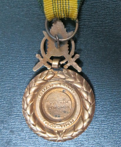 ARVN Vietnam Military Merit Medal, Original Vietnam Made. Quân Công Bội Tinh - Picture 4 of 5