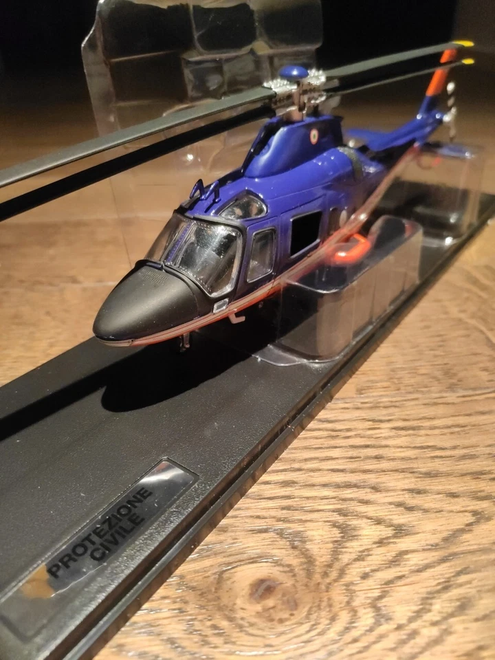 PROTEZIONE CIVILE Elicottero di Soccorso Augusta A109 Die Cast Model 1/43 - Immagine 2 di 4