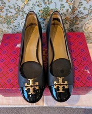 TORY BURCH Everly Black Leather Cap Toe Pumps Heels Gold Logos Women’s Size 7