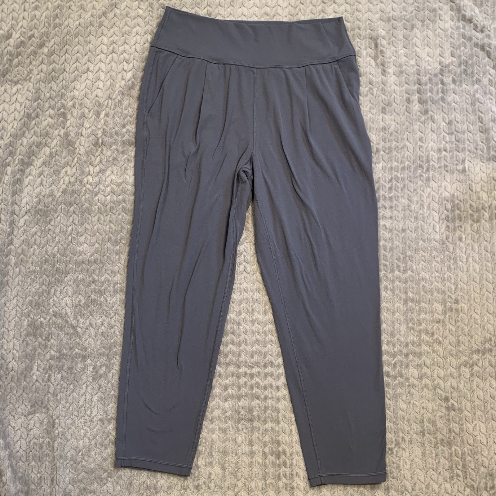 Athleta Women's Elation Pant Black Large High Rise Tapered Yoga Athletic Lounge