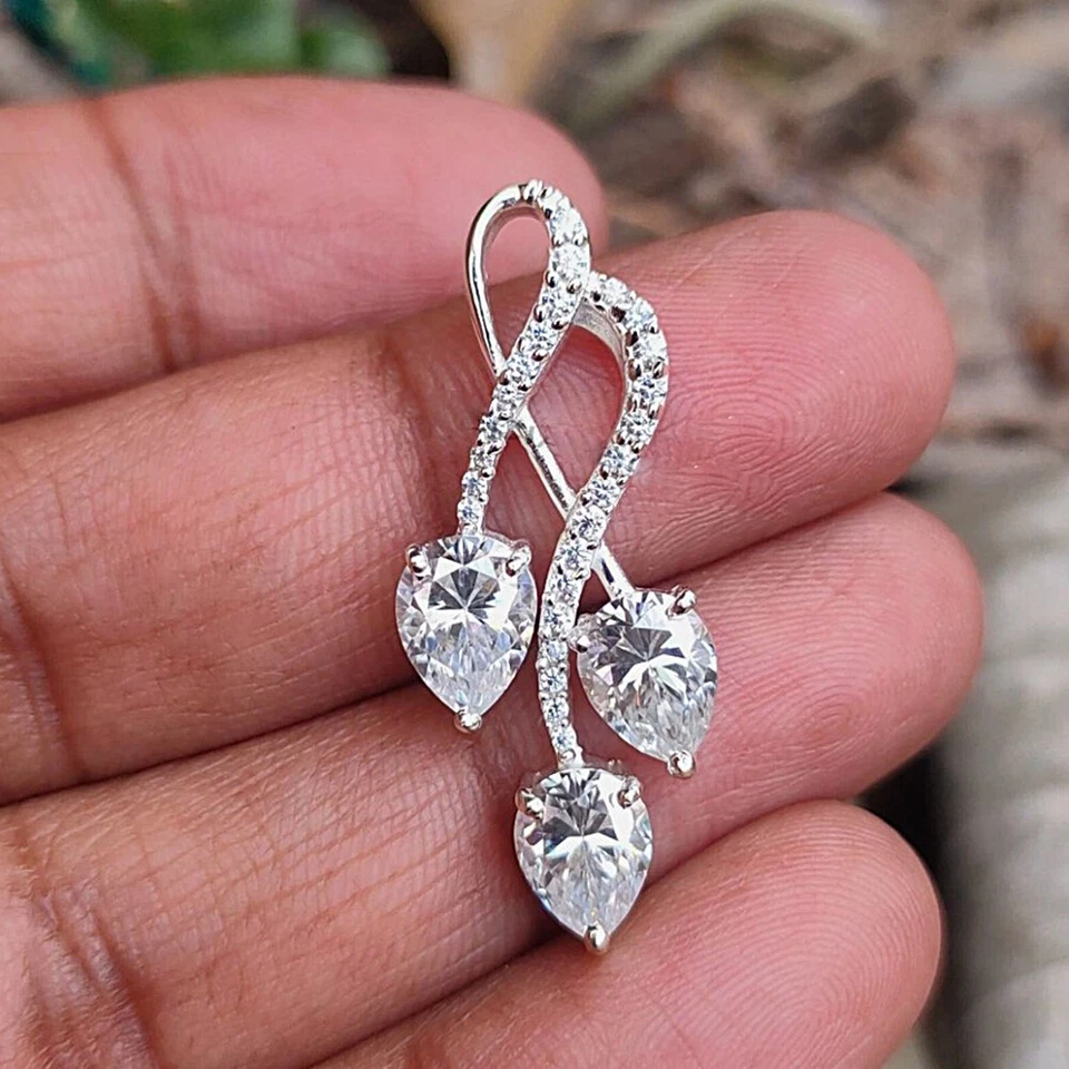 Colgante de diamantes blancos talla pera certificado de 3,35 quilates en oro blanco de 14 k Foto 4 de 4