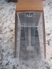 FRANZ Metronome SOLID WALNUT VINTAGE KEYWOUND FLOATING MECHANISM LN MINT USA