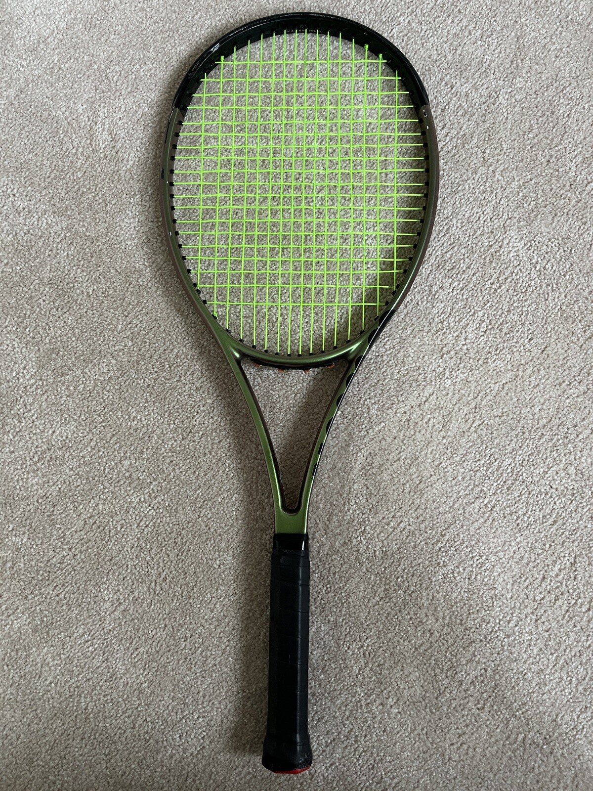 Wilson Blade 98 (16x19) V8 41/4" Men's Tennis Racket Green/Copper