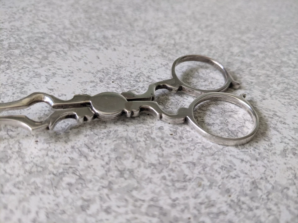 ANTIGUAS PINZAS/PINZAS DE AZÚCAR DE PLATA ESTERLINA ORNAMENTADAS - SELLO BIRMINGHAM 1892 Foto 4 de 4