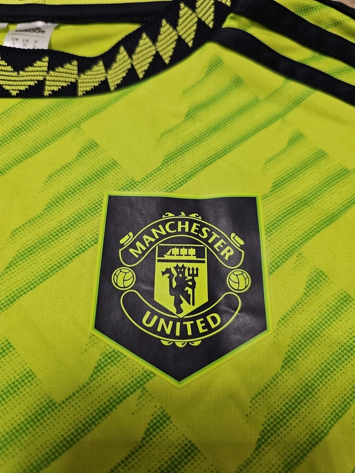 CAMISETA FUTBOL MANCHESTER UNITED 2022 2023 TERCERA NIÑO 2-3Y 98cm ADIDAS Foto 4 de 4