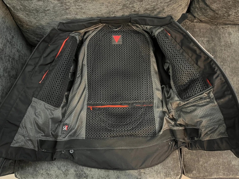 Dainese SUPER SPEED 4 - HOMBRE - Color: NEGRO-MATE/FLUO-Rojo - Talla 54 (US 44) Foto 3 de 4