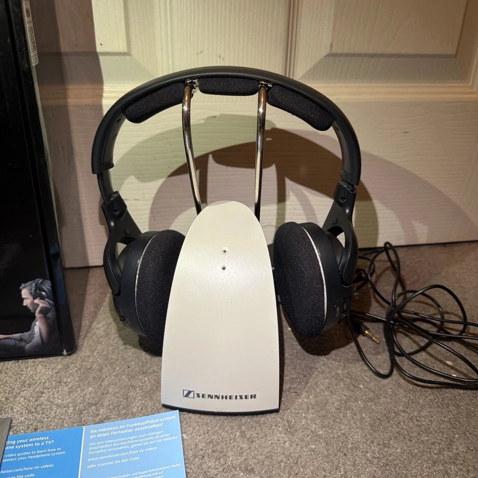Sennheiser RS 120 II RF Wireless TV Headphones with Transmitter Base boxed, photo 2 of 5