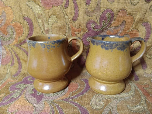 VINTAGE MCCOY POTTERY 2 CANYON MESA FOOTED MUGS CUPS marked 7112 USA
