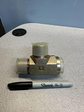 SMB HYDRAULICS SMB-16 1" TEE FITTING MALE TO FEMALE. NEW. FREE SHIPPING.