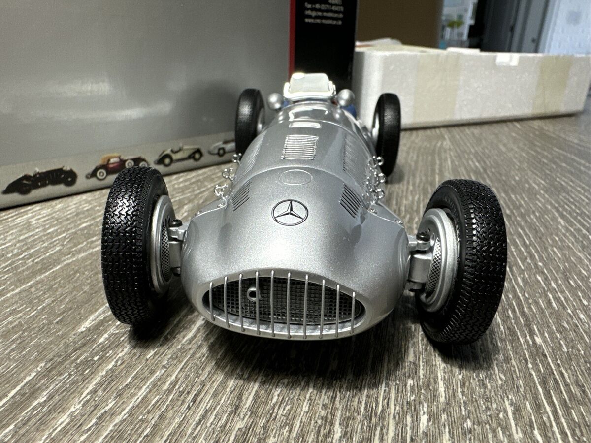 1/18 Scale CMC Mercedes Bemz W165, 1938 Der grosse Sieger 1/18 Scale CMC Mercedes Bemz W165, 1938 Der grosse Sieger