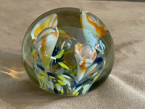 Yellow flower Glass Paperweight vintage handmade blown - Picture 6 of 7
