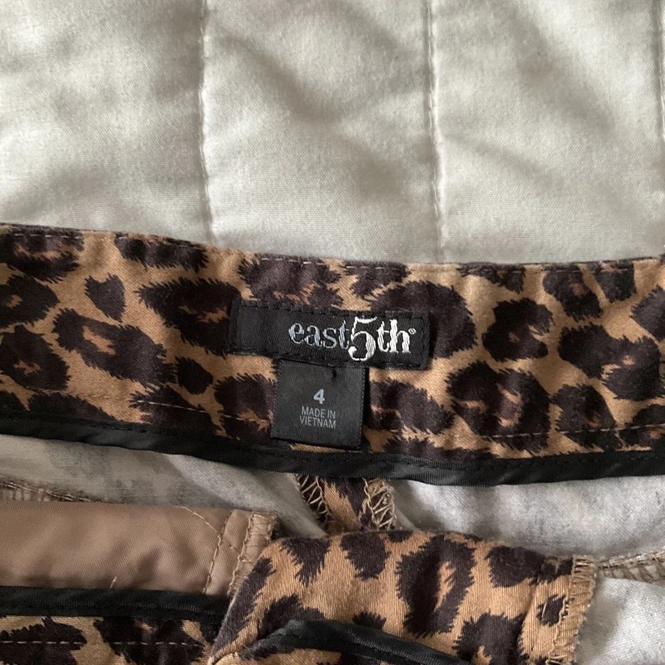 Saia East 5th feminina tamanho 4 estampa de leopardo comprimento do joelho bolsos lápis zíper - Imagem 3 de 3