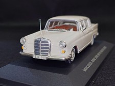 Mercedes-Benz 200D (W110) 1/43 Heckflosse 'Ponton' IXO