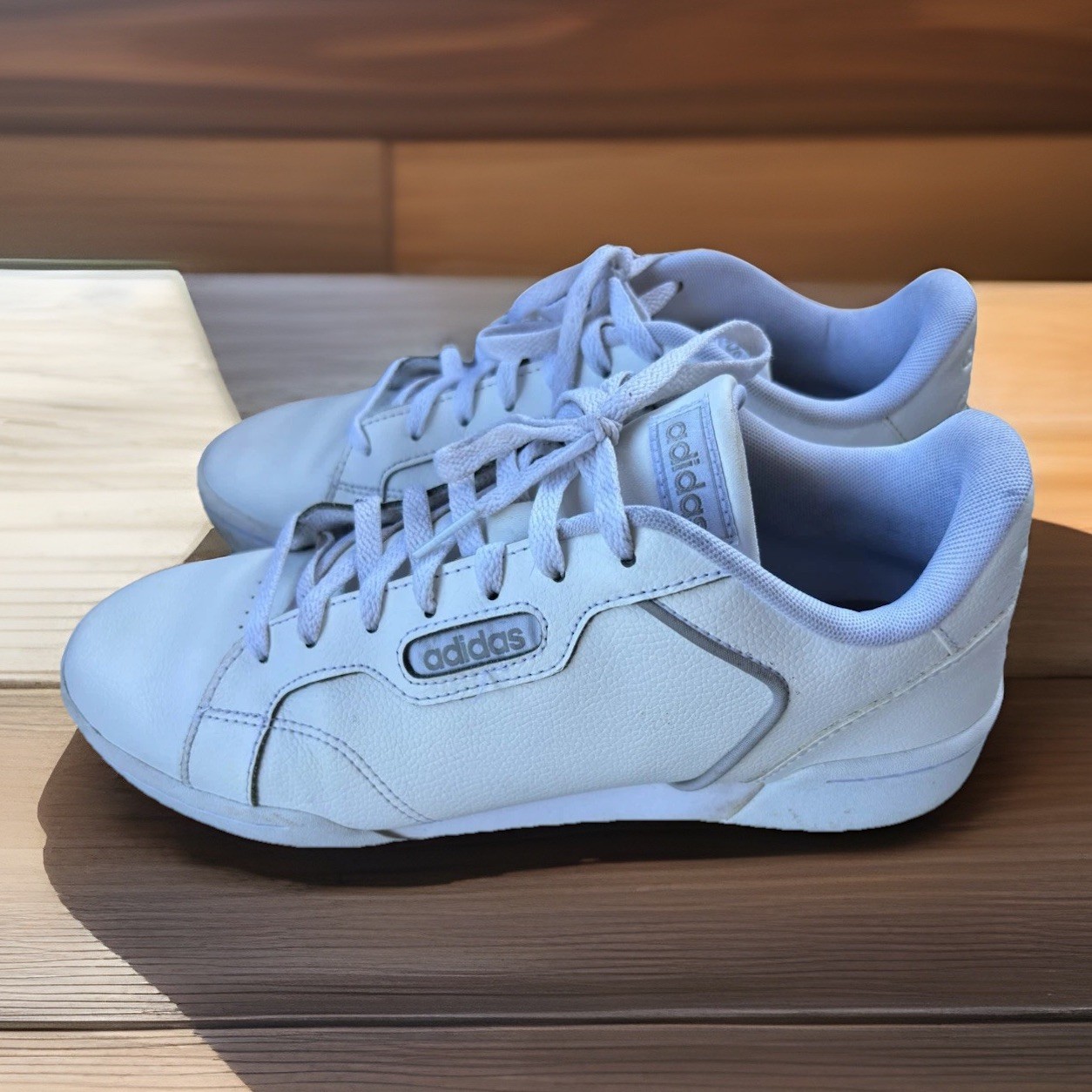 Adidas Advantage White Leather Sneakers Size 10.5 Comfort Casual Low Tennis