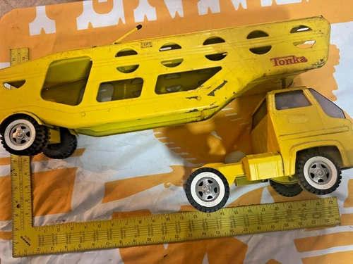 TONKA 840 CAR CARRIER HAULER YELLOW PRESSED STEEL 1960's